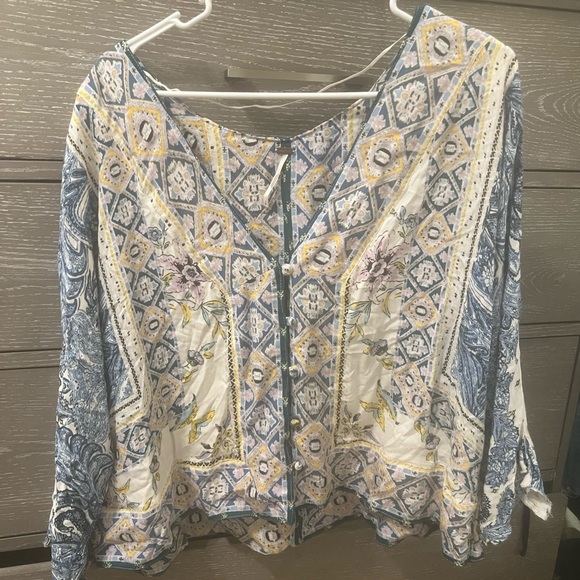 Free people catch me if you can v neck button front flowy blouse - Picture 4 of 5